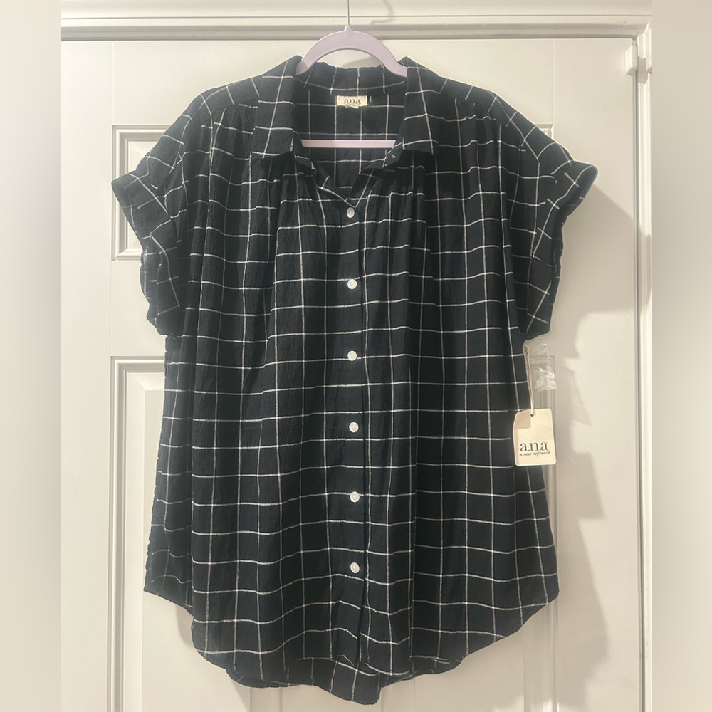 NWT Women’s ANA Blay and White Button Down Blouse Size XL